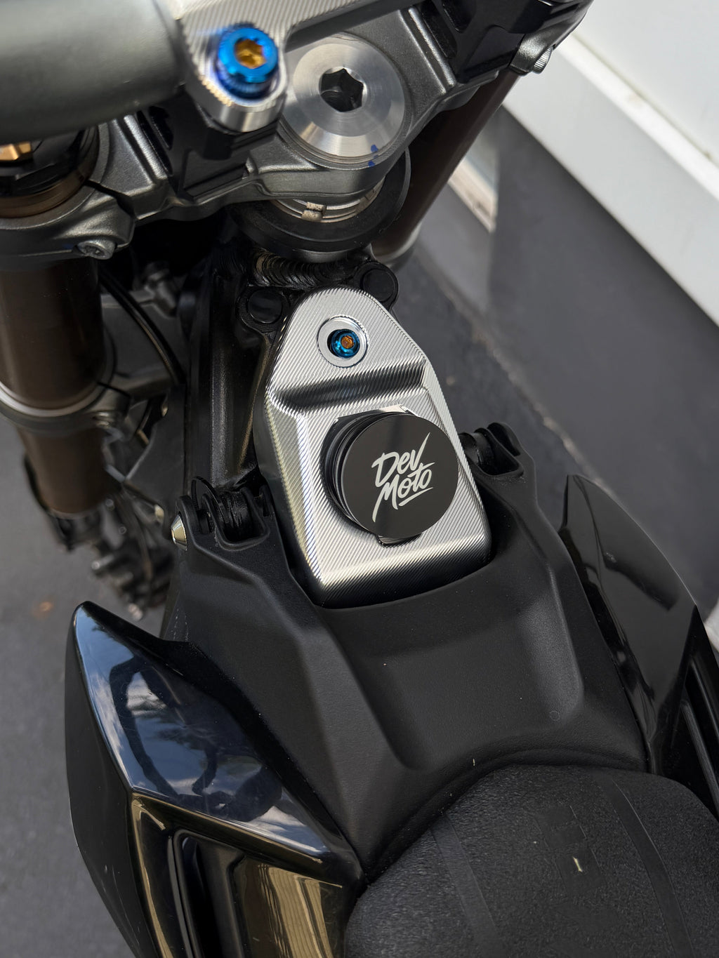 Metal Ultra Bee Ignition Cover DevMoto