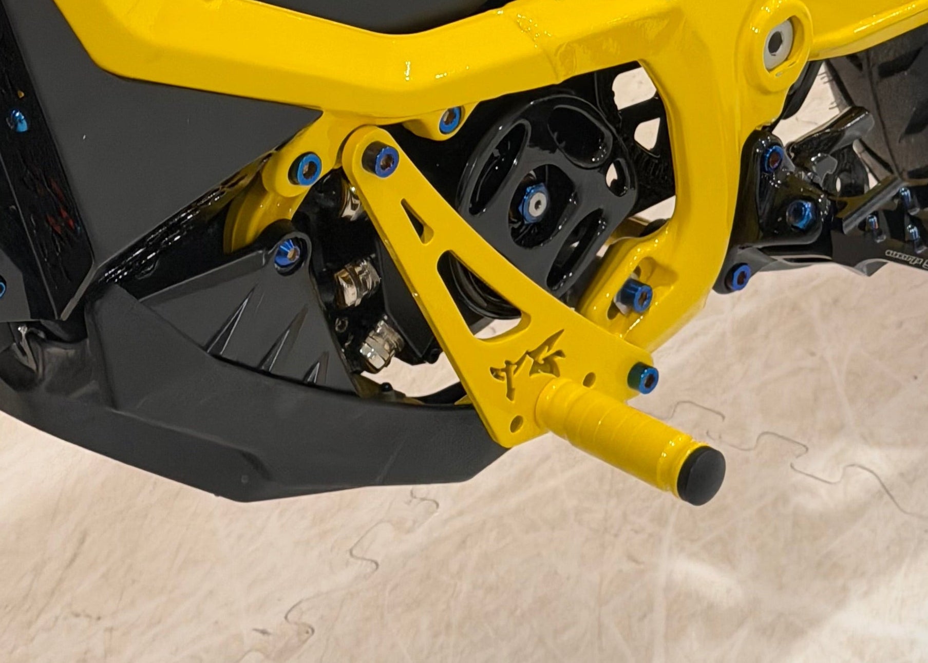 Ultra Bee Shift Lock & Bracket (Ships USA - TG Racing) TG Racing